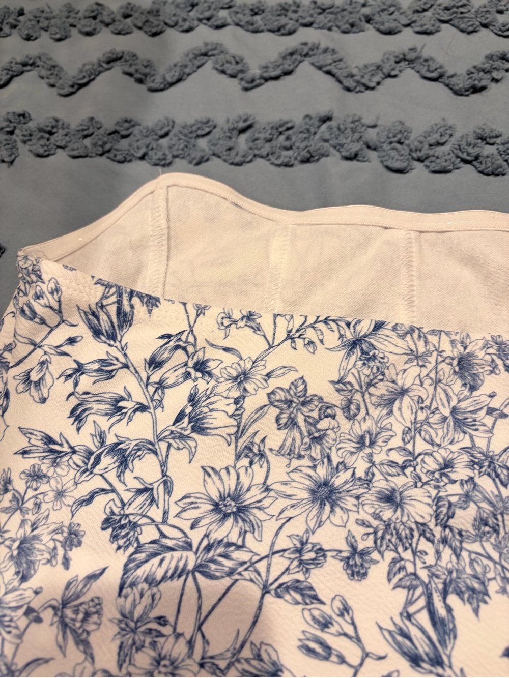 SHEIN Strapless Bandeau Tube Top Bundle | Blue Floral Corset & Textured Blue - Picture 4 of 7